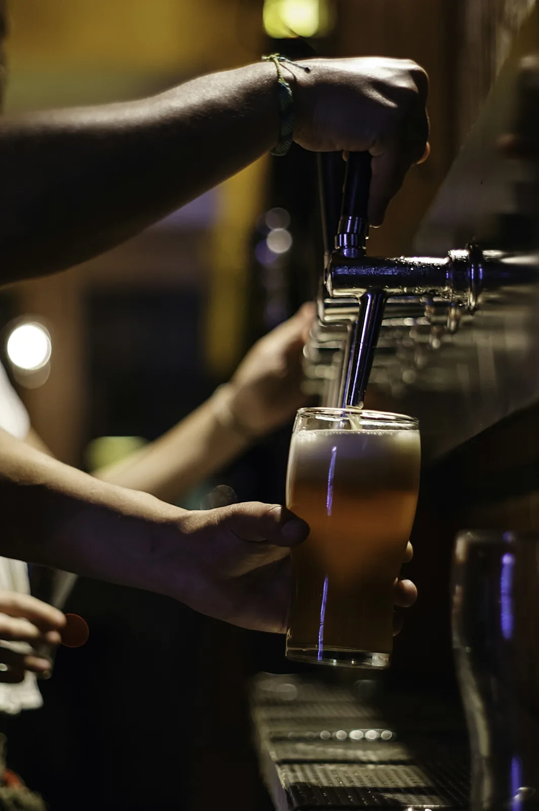 Bière servie à la tireuse